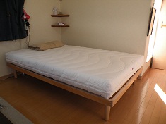 愛知県豊橋市　Ｍ様　30代女性
ウッドスプリングベッド　フラットタイプ
（セミダブル）６畳